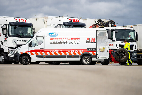 Mobile tyre service mechanic in Brno